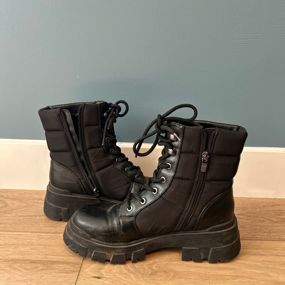 MARC FISHER Adie 2 Black Combat Boot women's sz 9